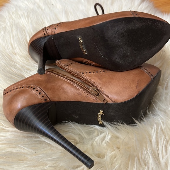 Pre-loved tan lace-up oxford heels with front platform - Picture 4 of 8